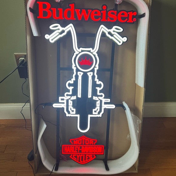 Budweiser Harley Led Illuminated Sign - Picture 4 of 5